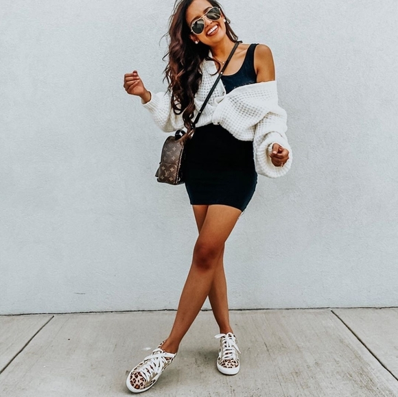 Like New & Authentic Louis Vuitton PALM MONOGRAM SPRINGS MINI NO SIGNS OF WEAR - Picture 12 of 17